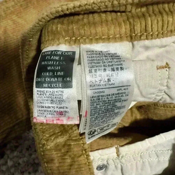 Women’s  Levi corduroy 725 high rise skinny pant  31/30 - Picture 6 of 7